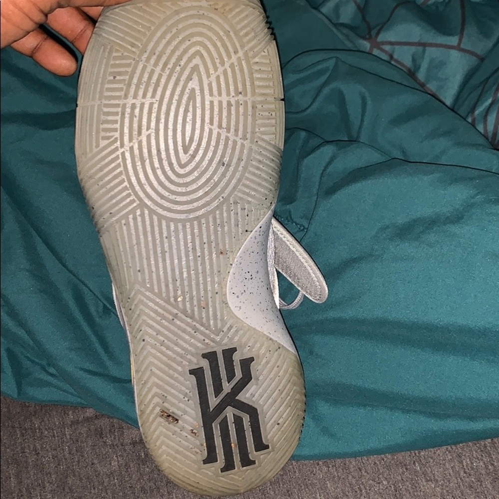 Shoes - Picture 3 of 3